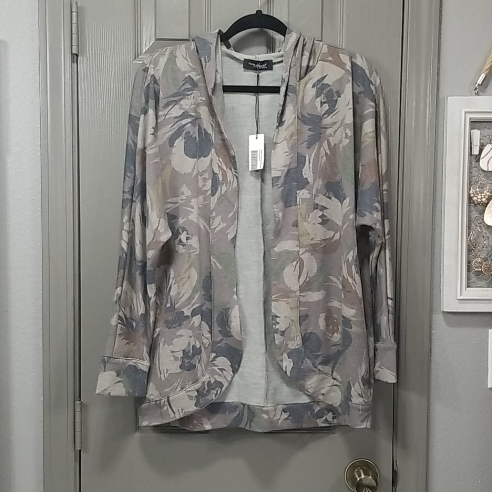 💙🚨NWT🚨HOODED FLORAL FRENCH TERRY CARDIGAN